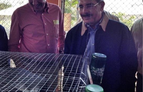 Presidente Medina visita comunidades de Elías Piña Presidente Medina visita comunidades de Elías Piña