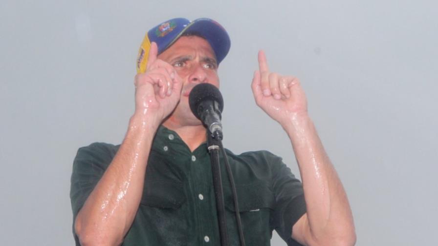 Capriles dice que no entregará Venezuela a los yanquis y tampoco a Cuba Capriles dice que no entregará Venezuela a los yanquis y tampoco a Cuba