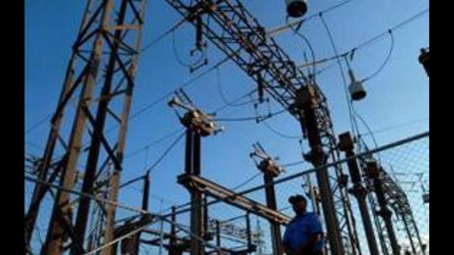 Maduro declara emergencia en sector eléctrico