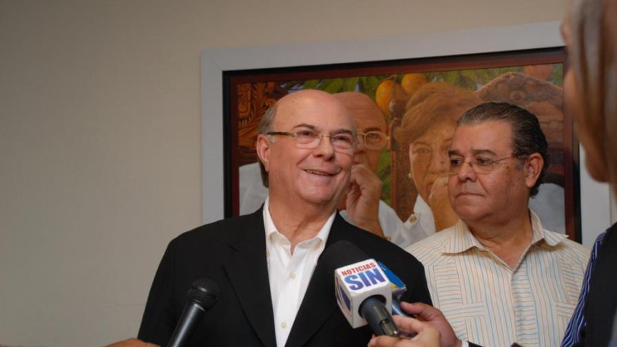 Mejía advierte que habría dos convenciones en el PRD Mejía advierte que habría dos convenciones en el PRD