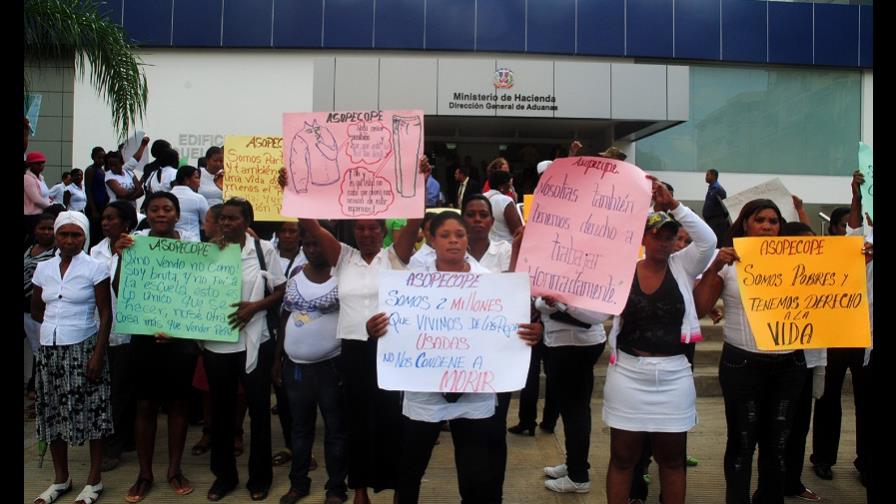Protestan en Aduanas por aumento de costos de pacas