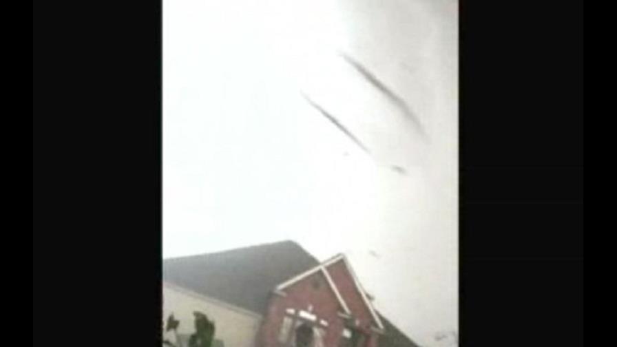 Jóvenes graban en video el tornado de Oklahoma Jóvenes graban en video el tornado de Oklahoma