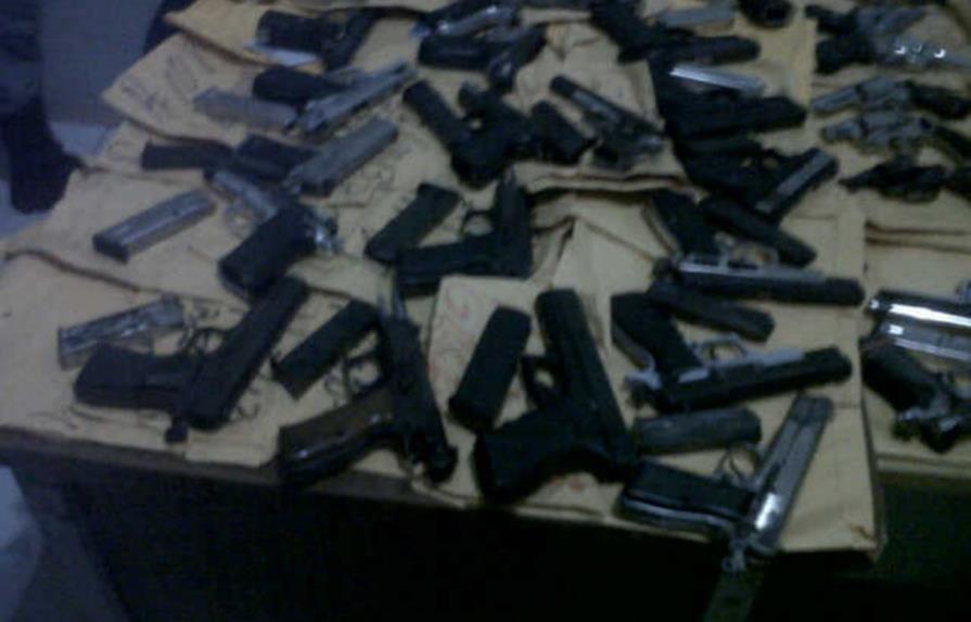Un compraventero tenía 55 armas de fuego empeñadas