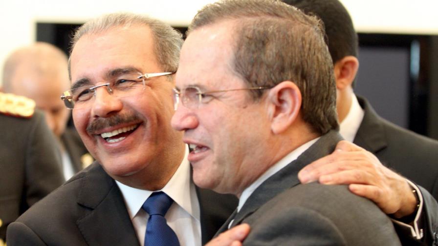 Danilo Medina llega a Quito para participar en la juramentación de Rafael Correa Danilo Medina llega a Quito para participar en la juramentación de Rafael Correa