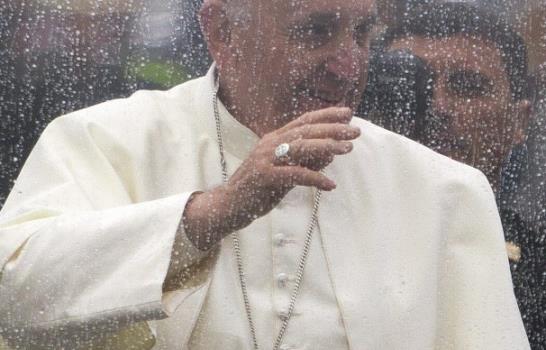 El papa Francisco pone su vida bajo la protección de la Virgen de Aparecida