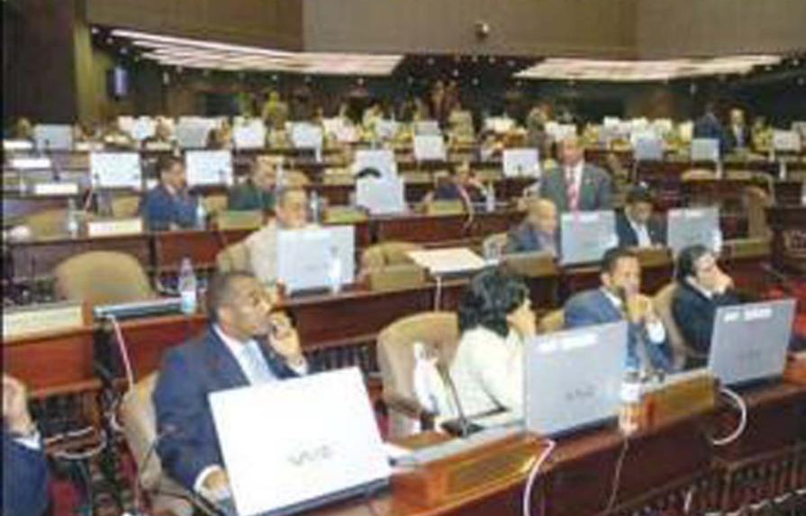 Diputados aprueban ley que regulará los salarios en el Estado
