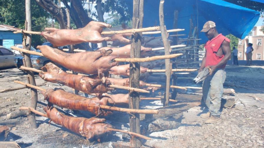 Los asaderos de puerco en puya empiezan en Santiago