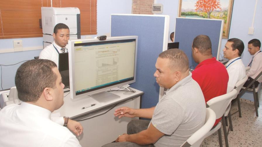 Más de 600 personas acuden a verificar gratis historial crédito