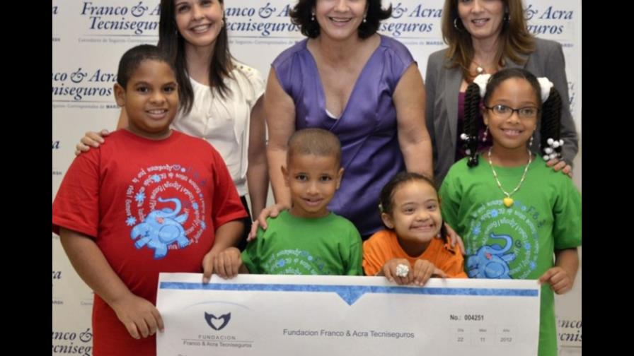 Fundación Franco y Acra entrega donativo Fundación Franco y Acra entrega donativo