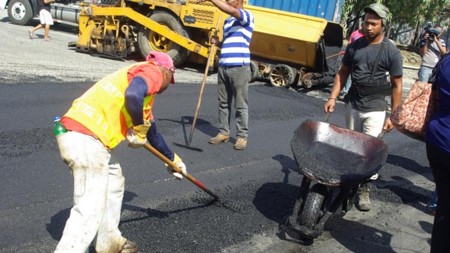 CAASD casi termina asfalto Santa Bárbara CAASD casi termina asfalto Santa Bárbara