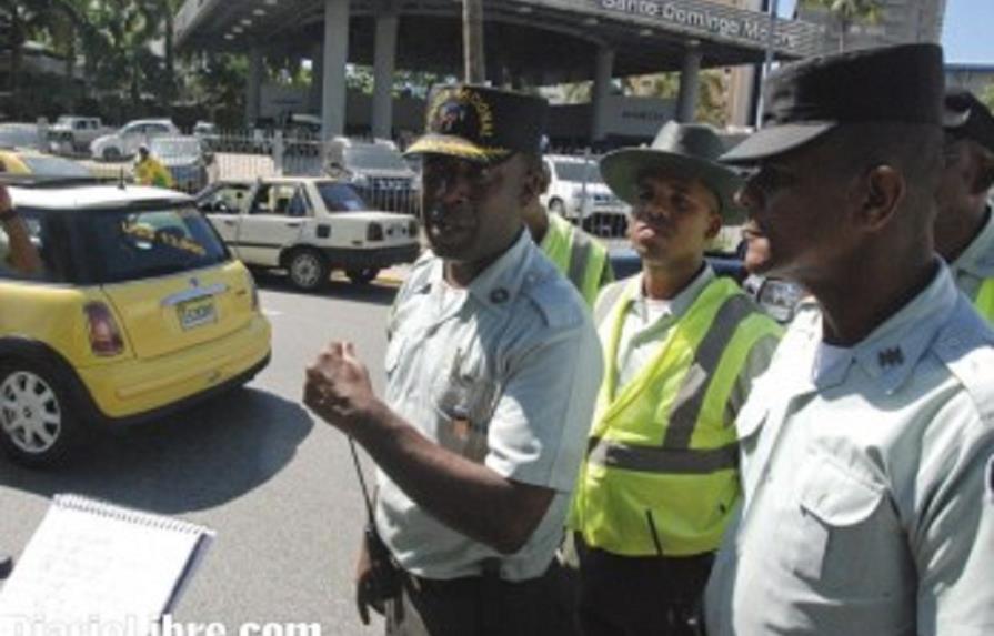 AMET ingresará 300 nuevos agentes para controlar el tránsito en Santo Domingo