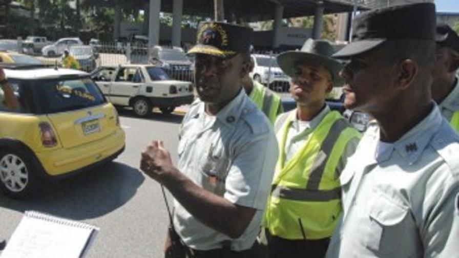 AMET ingresará 300 nuevos agentes para controlar el tránsito en Santo Domingo