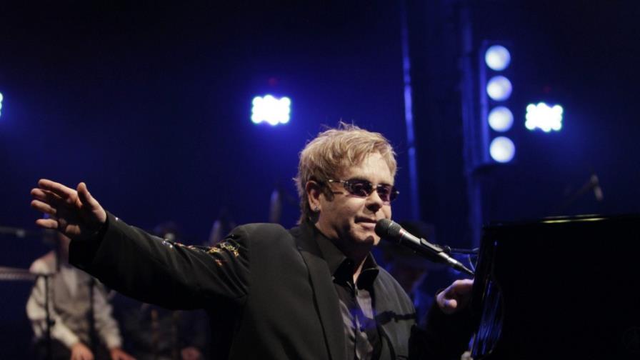 Elton John actúa hoy en Disneyland en un concierto retransmitido por internet