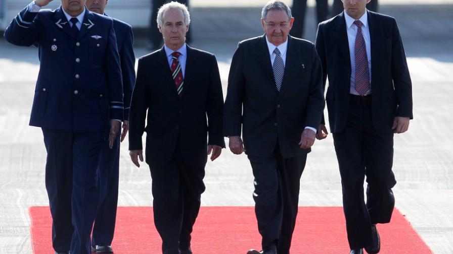 Raúl Castro llega a Chile en medio de gran expectación para Cumbre Celac-UE