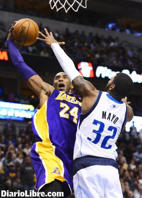 Bryant encesta 38 en triunfo Lakers
