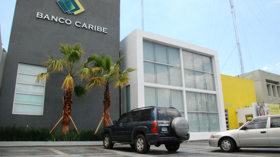 Elevan la calificación Banco Múltiple Caribe