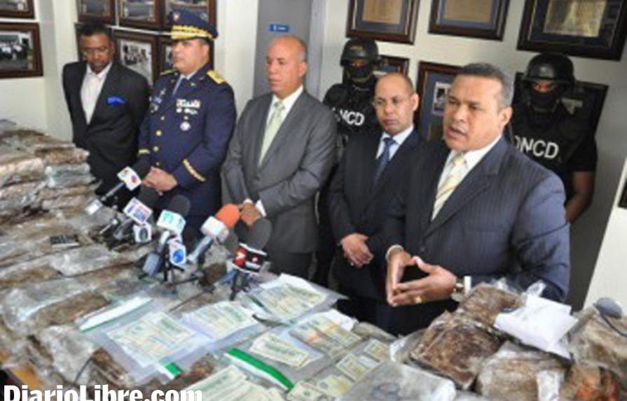 Detallan peajes pagados por red de narcotraficantes a policías y militares