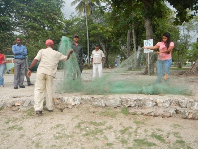 Alertan sobre red de pesca en Parque Submarino La Caleta