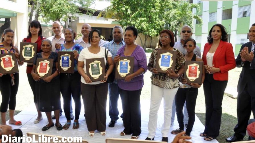 Reconocen a lasmadres de los medallistas olímpicos