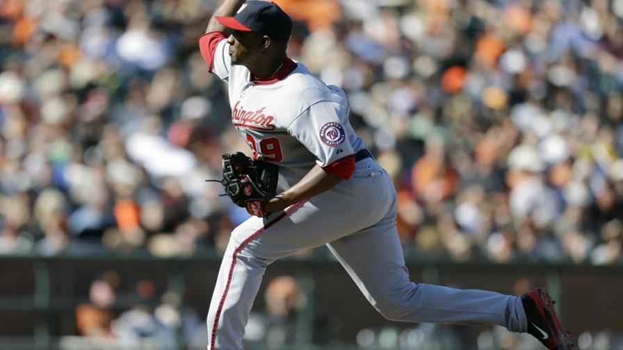 Soriano rescató su número 14; Sánchez coqueteó con un no hit