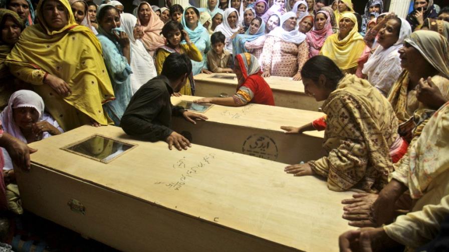 Mueren 16 niños y un maestro en Pakistán