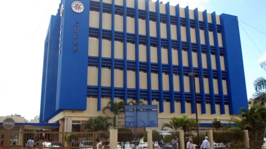 La CDEEE registra 15 empresas para licitación de plantas a carbón