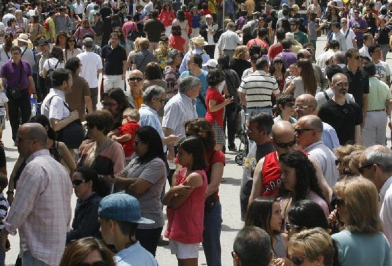 La población española se reduce por primera vez debido a los emigrantes