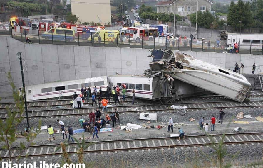 Al menos 60 muertos al descarrilarse tren en Galicia