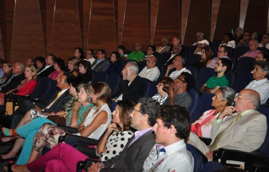 El Centro León Conmemora los 100 años de Vela Zanetti