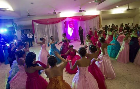 Una fiesta de 15 para niñas con cáncer