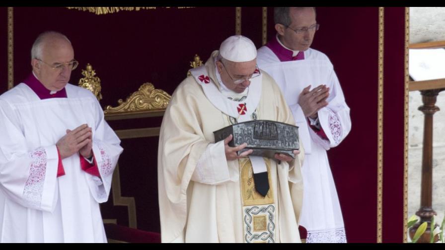 El Vaticano muestra los huesos de San Pedro