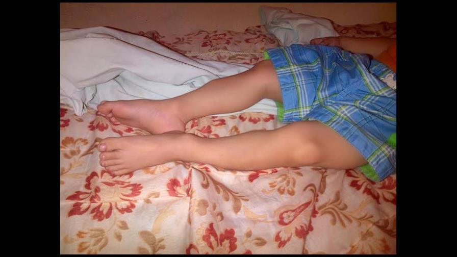 Niño necesita ayuda económica para caminar