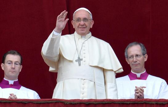 El papa Francisco dedica su mensaje de Navidad a recordar el sufrimiento de la guerra y pedir paz