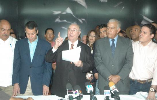 Hipólito asistirá a la reunión del CEN convocada por Miguel Vargas