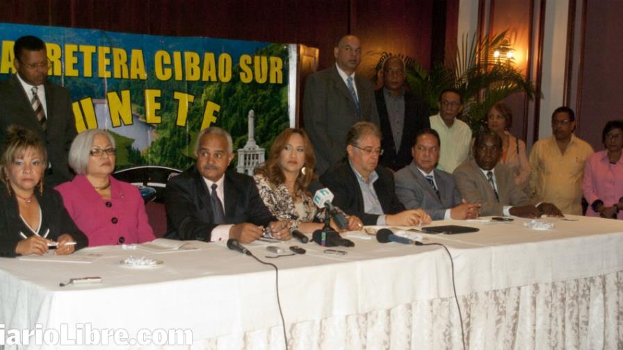 Personalidades del Cibao y el Sur se unen en torno a proyecto de carretera San Juan-Santiago Personalidades del Cibao y el Sur se unen en torno a proyecto de carretera San Juan-Santiago