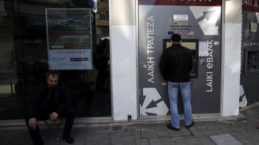 Débiles y poderosos Débiles y poderosos