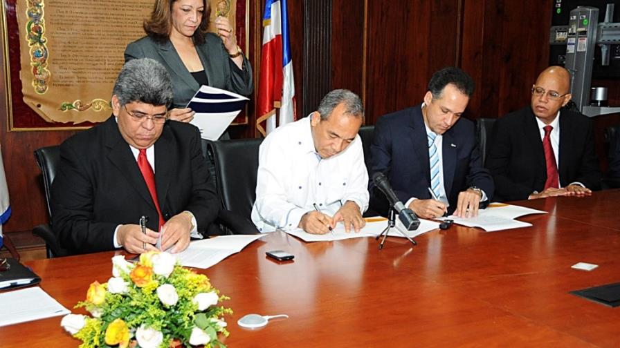 Inician pactos eléctricos; AES y CDEEE invertirán 800 millones de dólares Inician pactos eléctricos; AES y CDEEE invertirán 800 millones de dólares