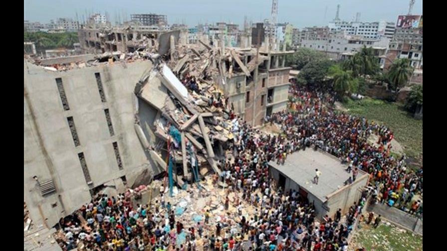 Más de 300 muertos por caída de edificio