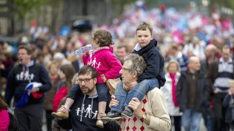 Más de 300.000 opositores al matrimonio gay en Francia se manifiestan de nuevo