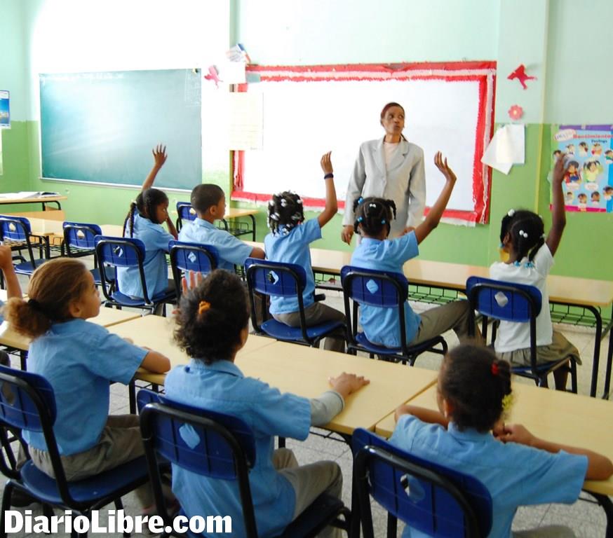 Danilo Medina asegura cumple con presupuesto 4% educación