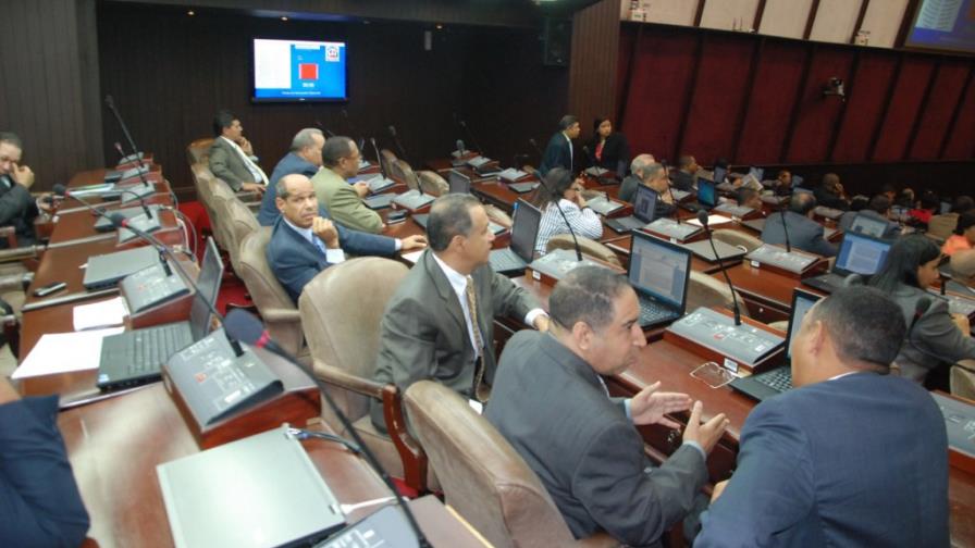 Código mantiene penalización al aborto; quita penas a la difamación Código mantiene penalización al aborto; quita penas a la difamación