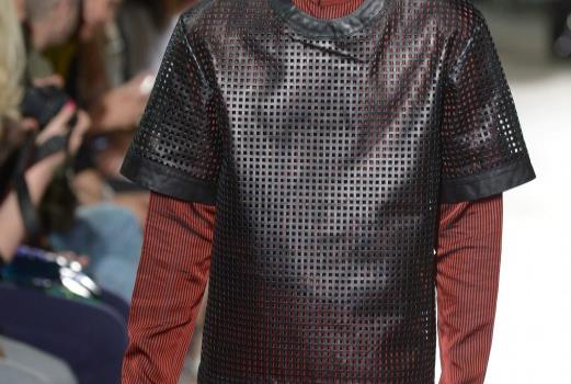 Un verano casero aguarda al hombre de la pasarela de París