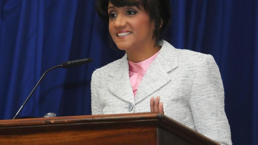 Primera Dama Cándida Montilla de Medina viaja a Perú Primera Dama Cándida Montilla de Medina viaja a Perú