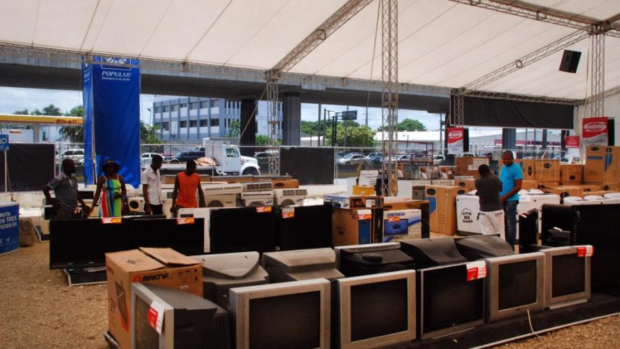 Tiendas Corripio abre feria Reventón de Precios