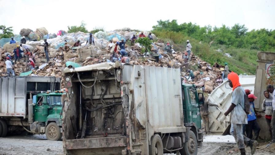 El Presidente ordena reparar vías de acceso a Duquesa