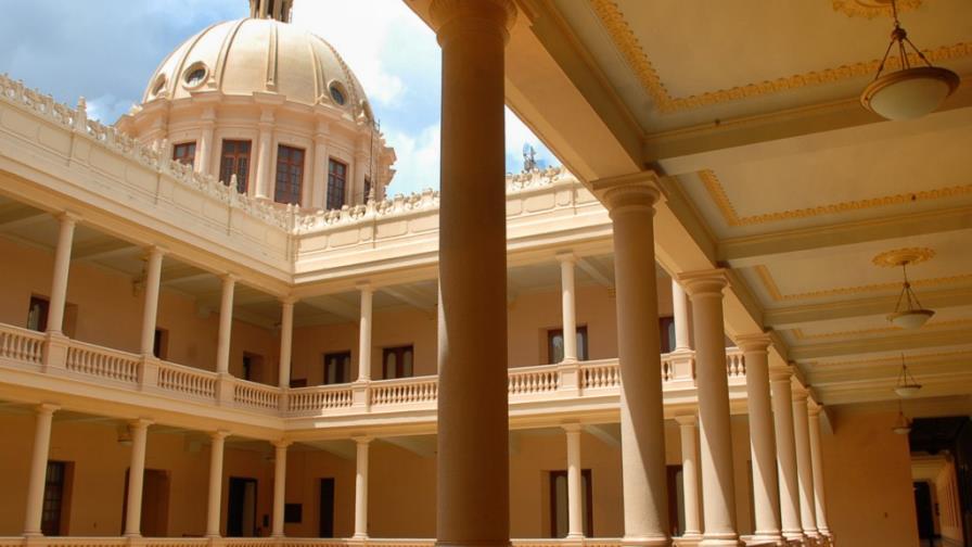 CREES: Bandera amarilla por la deuda pública de la República Dominicana