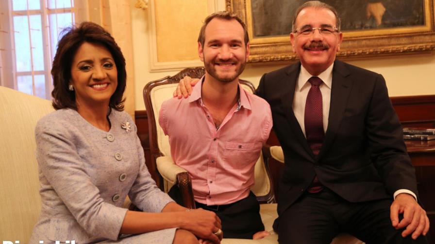 El presidente Medina recibe a Nick Vujicic