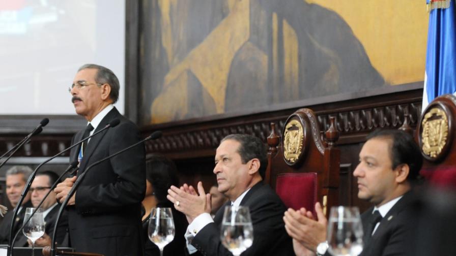 Medina promete solución al problema eléctrico en cuatro años