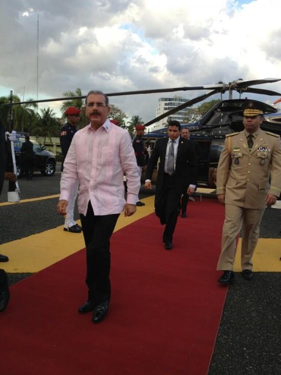 Presidente Medina retorna de su viaje a Haití