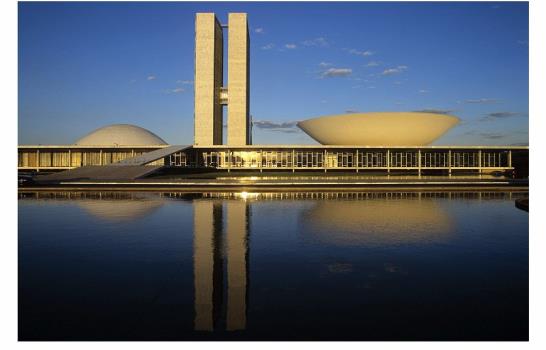 París rinde homenaje al arquitecto Oscar Niemeyer y a su obra magna, Brasilia